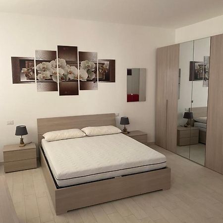 Senza Pensieri Via 4 Novembre/Via Diaz Appartement Crema Buitenkant foto